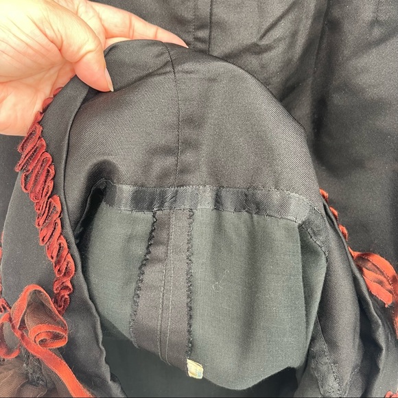 Vintage 1950's Black Sheath Dress with Embroidered Floral Hem - Picture 13 of 16